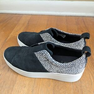 Toms Black Slip-On Sneakers with Light Gray Speckle Heel